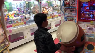 7 year old is the Worlds Greatest Drummer | Taiko no Tatsujin - The Japanese Drumming Game