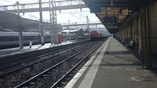 Passage d'un train de marchandises en gare du Mans sur la voie 2