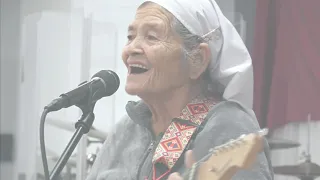 Hna Mirian Gómez Canta Coros A Dios