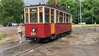 Экскурсия на ретро-трамвае/ Ausflug mit einer alten Tram/ Excursion on an old tram.