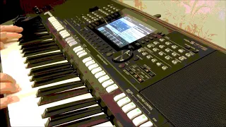 НА БЕЛОМ ПОКРЫВАЛЕ YAMAHA PSR S 775