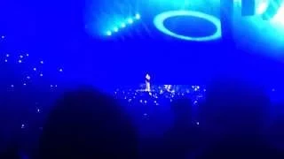 Drake talking to the crowd (Liverpool)