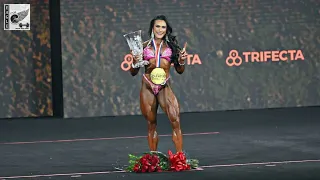 women's physique olympia 2022 winner @eaglegym384