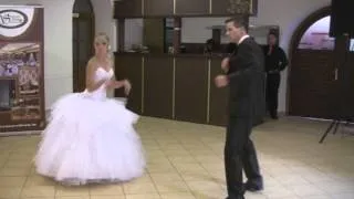 Orsi és Laci esküvői nyitótánc!  (funny wedding dance) :)