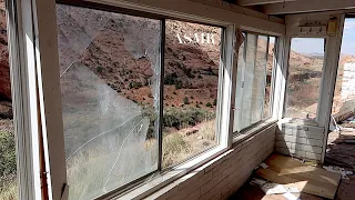ASMR Exploring a Abandoned Desert Inn/Motel