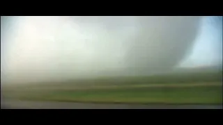 5-31-13 El Reno Tornado, Weather Channel gets sucked into the tornado (HD)