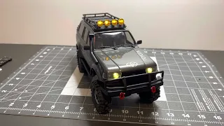 FMS RocHobby Land Cruiser: Roof Lights Installed