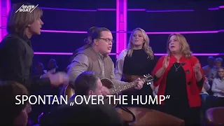 Die Kelly Family singt im Riverboat "Over the Hump" an | MDR