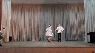 12. Народно-сценический танец «Подплясочка»