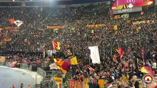 Roma - Brighton 4-0: Mai sola Mai di Marco Conidi cantata da tutto lo stadio