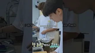 v asking jungkook to  cook food him BTS