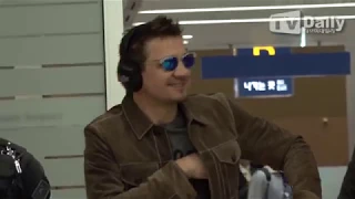 [TD영상] '친절한 호크아이' 제레미 레너(Jeremy Renner), 기다려준 팬들에게 특급 팬서비스