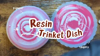Resin Pouring a trinket Dish! #resin #craft #resinpouring #trinketdish #create #resinart