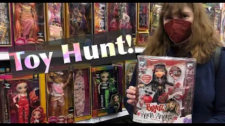 Toy Hunt - Finding Bratz Rock Angelz Dolls at Target + Rainbow Junior High, LOL OMG Queens & More