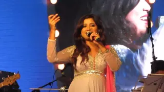 Shreya Ghosal Live Performance - Barso re megha megha