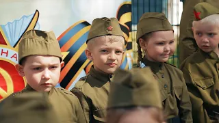 Дети и парад Победы.