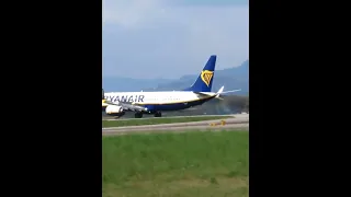 Ryanair | Boeing 737 MAX 8-200 | Landing at Milan Bergamo Airport #shorts