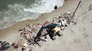 North Carolina beach house collapses along Outer Banks