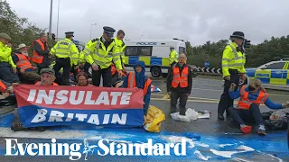 M25 Protests: Police remove Insulate Britain as they defy injunction to block motorway near Heathrow