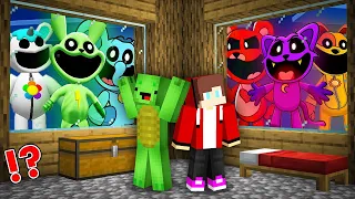 JJ and Mikey HIDE From Smiling Critters Poppy Playtime At Night in Minecraft Challenge Maizen CatNap