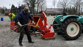 MAN Ackerdiesel 4N2 mit Schredder Holzhäcksler Remet RT 630