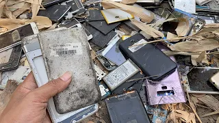 Restoring abandoned destroyed phone | Found from Rubbish