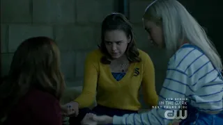 Legacies 1x16 Hope apologizes to Josie and Lizzie