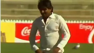 Funny bowling actions of great Javed miandad