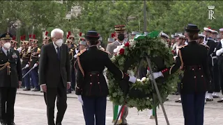 Mattarella - Depisizione di una Corona All'Arc de Triomphe