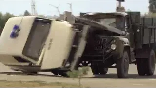 Брат за брата (2010) 5 серия - car crash scene