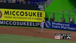 WSH@MIA: Harper tracks down a long fly ball