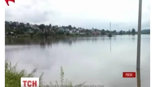 У Росії тривають пожежі і суне велика вода