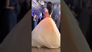 HammAli  & Navai  на свадьбе исполняют свою песню