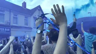 EVERTON FANS GREETING THE COACH VS BRENTFORD 🔵 | BEST FANS IN ENGLAND