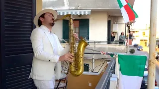 "Bella Ciao" - BALCONY SAX PERFORMANCE in ITALY