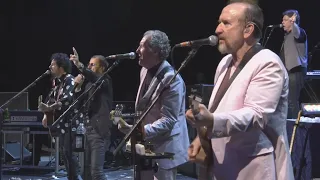 Ringo Starr & His All Starr Band (featuring Colin Hay of Men at Work) - Yellow Submarine (Live 2019)