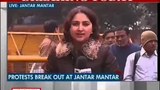 Delhi gangrape: India Gate sealed, but protests continue