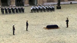 Obsèques de Serge Dassault: honneurs militaires aux Invalides