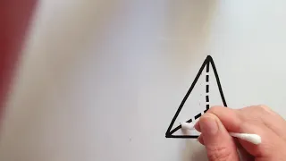 Dibujar una pirámide triangular