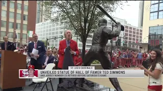 Cardinals retire Ted Simmons' number, unveil statue outside Busch Stadium