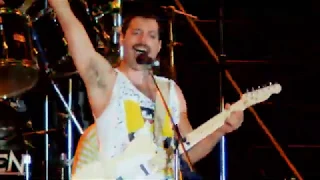 Queen - Crazy Little Thing Called Love - Budapest 1986