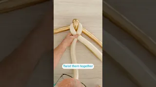 How to Make Balloon Leaf Weaves - 60 Second Skills