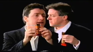 Wispa Gold TV commercial Griff Rhys Jones ~ Old!