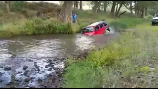 Jeep Wrangler jk very deep river crossing crazy