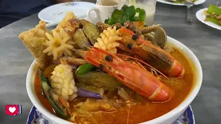 Volcano Curry Mee (Noodles)