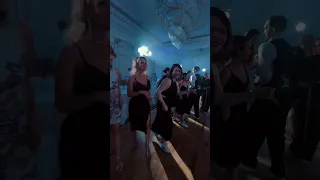 Что делают профессиональные танцоры , когда слышат песню «Седая Ночь» ?#шатунов #ласковыймай