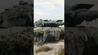 Leopard tanks 2A6 going from Germany to Ukraine's warzone