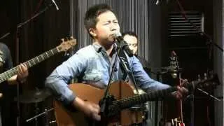 Sandhy Sondoro - Bunga Mimpi @ Mostly Jazz 16/09/12 [HD]