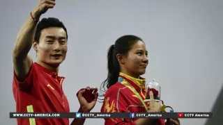 Chinese divers get engaged on Olympic medal stage