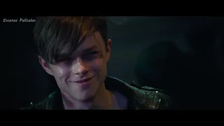 Harry Osborn le pide ayuda a Electro | El sorprendente Hombre Araña 2